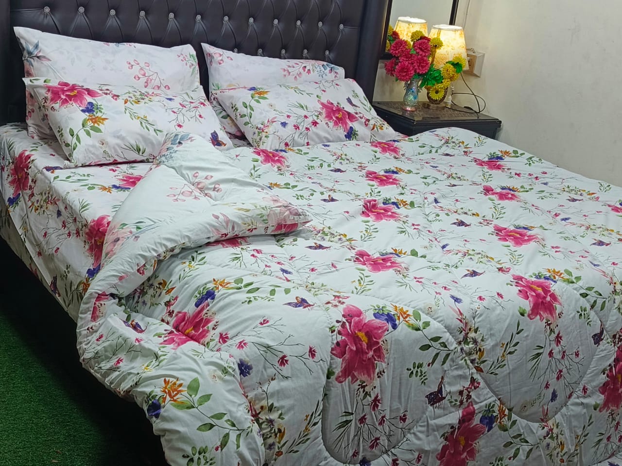 (Fuchsia Field Floral)6-Piece Vickey Razai (Comforter) Set - 100% Pure Cotton Fuchsia Floral Print with 4 Pillow Covers.